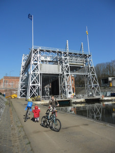 Le Canal du Centre à vélo