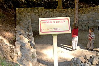 Ruines de l'habitation du forgeron