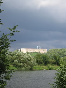 La Citadelle de Huy sous l'orage