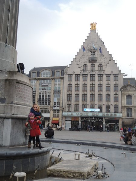 Excursion à Lille : la Voix du Nord sur la Place Général de Gaulle