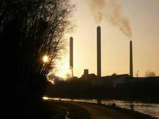 Usine Glaverbel le long de la Sambre