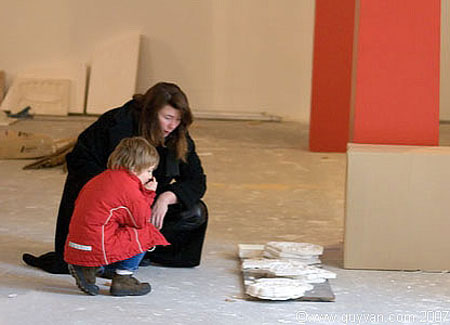 Les décorations qui orneront bientôt le nouveau temple